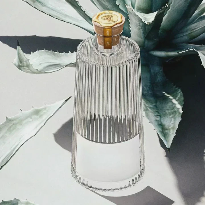 750ml_&_500ml_Customized_Luxury_Stripe_Round_Glass_Bottle_for_Spirits_with_Cap