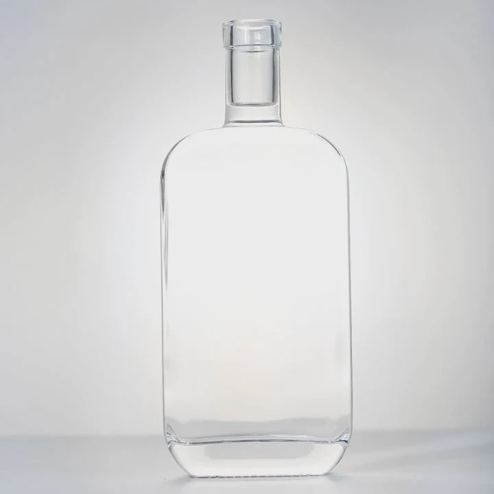 Large Capacity Crystal Glass Bottle For Spirits With Custom Lid